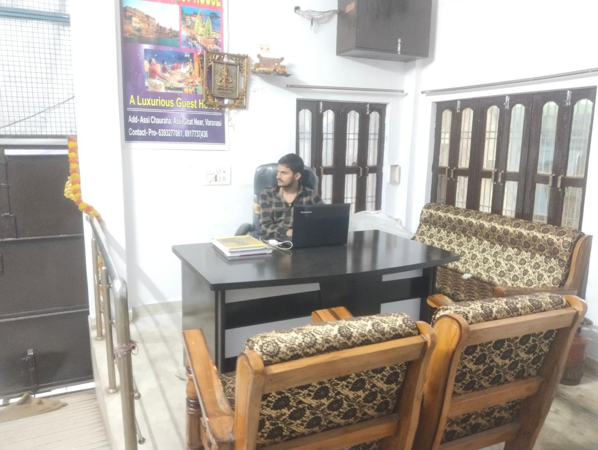 Guest house Rohit Paying Assi Ghat *